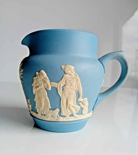Jug milk animals - milk,