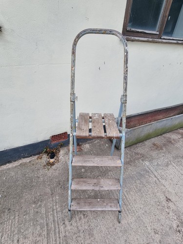 Shabby vintage step - ladder,