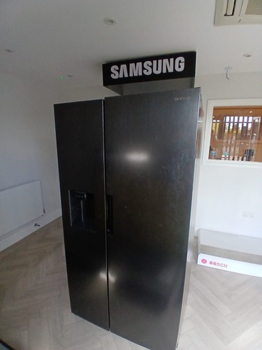 Samsung rs67a8810b1 side - side, by
