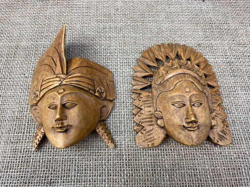 Pair carved vintage - pair, wooden