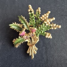 pretty Scottish thistle brooch