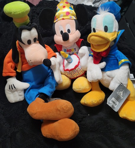 Mickey mouse singing happy - singing,