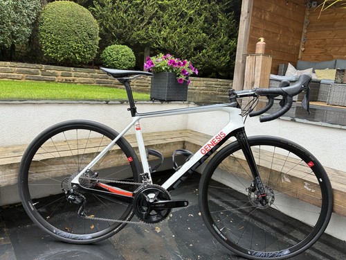 Genesis zero carbon - zero, road