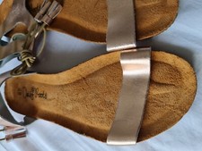 Daisy roots Brand new size 7 sandals.