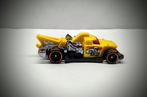 Hotwheel haulerback new - haulerback, 1.64