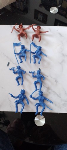 Unbranded cavalry and - 1/32,