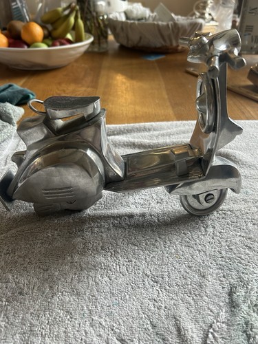 Vintage style silver vespa - silver,