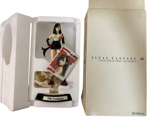 Tifa lockhart statue - lockhart,