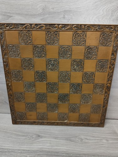 Resin chess board tudor rose - resin,