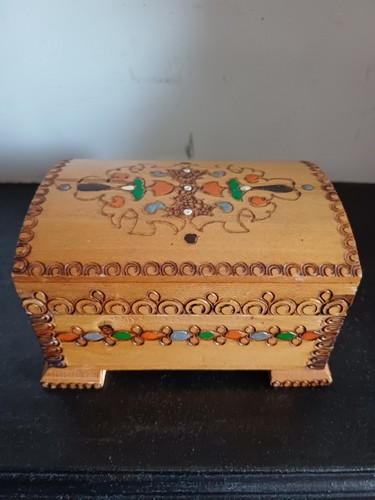 Pretty vintage hand painted - pretty,