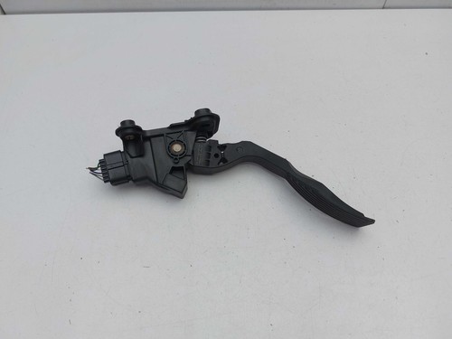 Accelerator throttle pedal - throttle,