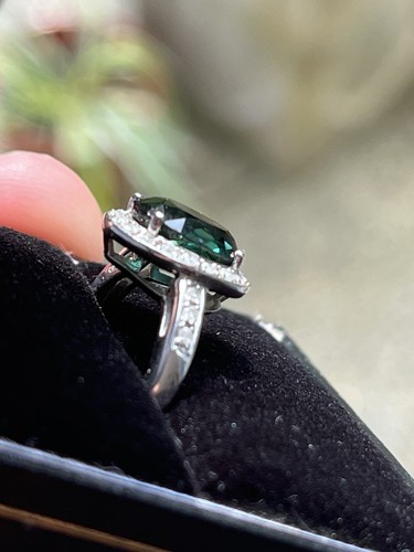 18ct diamond ring with - diamond,