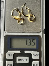 18 Karat Figure 8 Hoop Earring