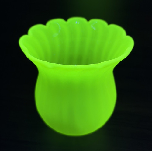 Early satin vaseline uranium - early,