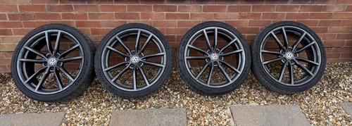 Genuine 19inch pretoria - vw,