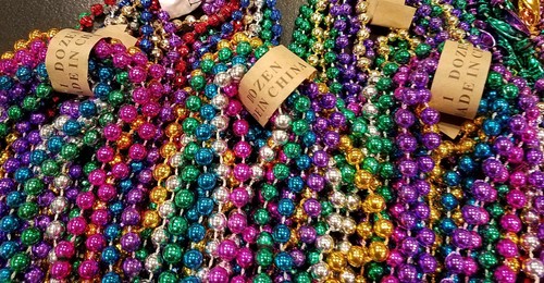 288 mardi gras beads lot - gras,