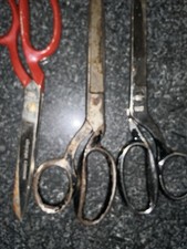 Vintage Metal Scissors M27