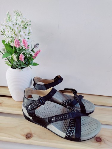 Earth spirit black leather - earth,