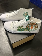 Stranger Things Shoes Men’s Size 11 Hawkins High Tigers AKEDO NEW