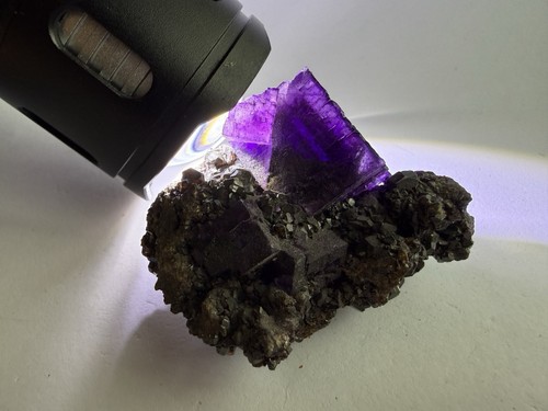 Purple fluorite sphalerite - purple, on