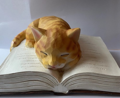 Cat figurine sleeping - cat, figurine.