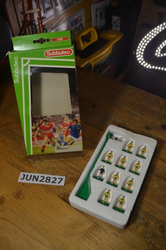 Subbuteo norwich 709 football - norwich,
