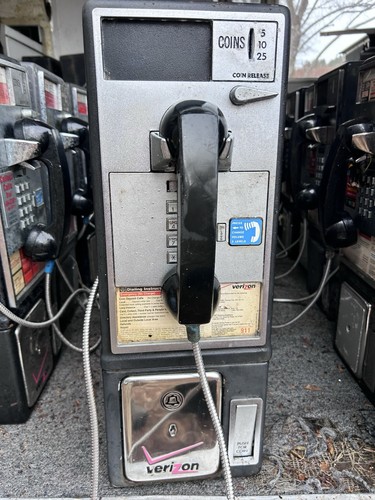 Vintage black phone booth - black,