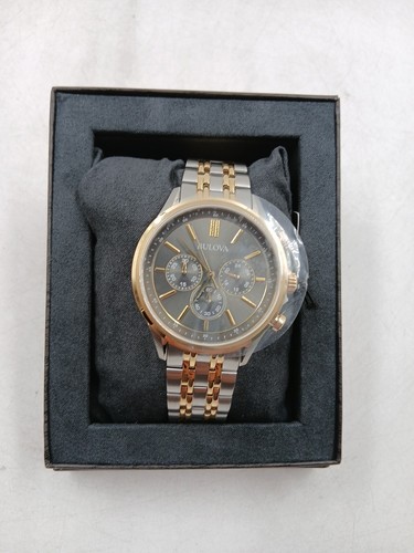 Bulova 98a215 42mm - 42mm, silver