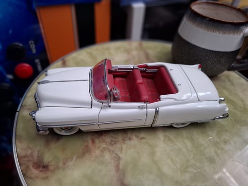 Scale 1953 cadillac - 1/24,
