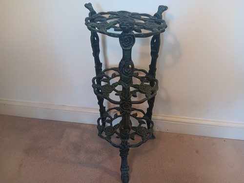 Stunning vintage tier - 3,