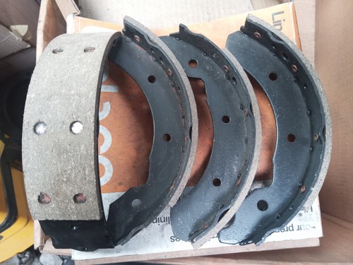 Front brake shoes austin - front,