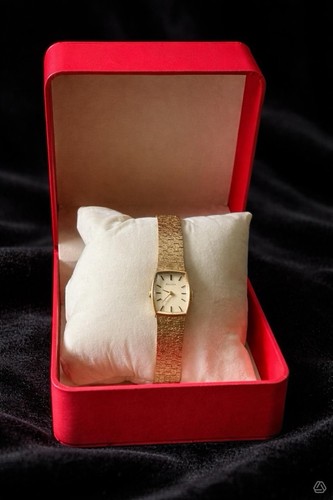 Bulova vintage 1973 gold tone - vintage, gold-tone