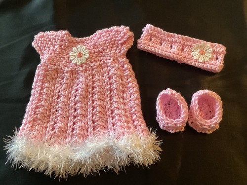 Hand knitted dolls clothes - , to