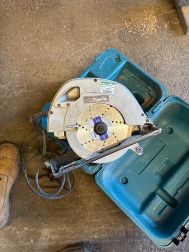Makita 5704r circular saw - 5704r,