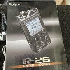 Roland R26 Field Recorder 6 Track 24/96 recorder with 4 mics.  - Boxed