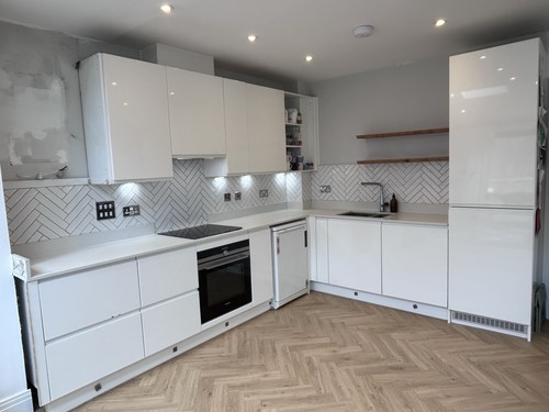 Used white gloss kitchen - white,