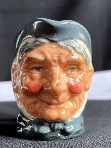 Royal doulton granny mini - royal,