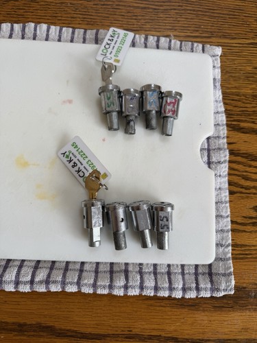 One key four barrel locks - ,four,