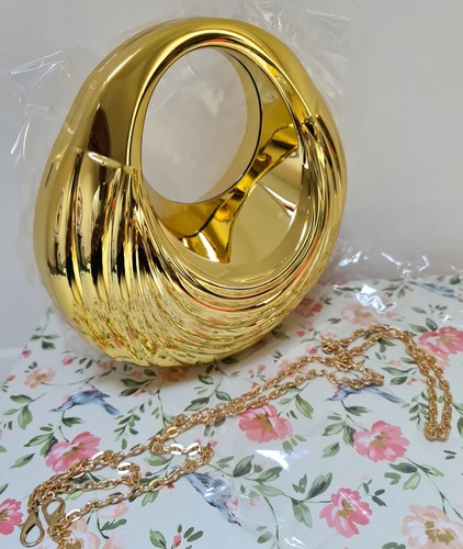 Stunning gold tone metal - gold-tone, hand