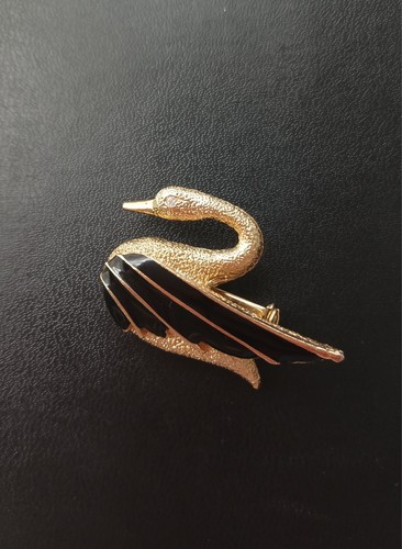 Vintage swan black enamel - swan,