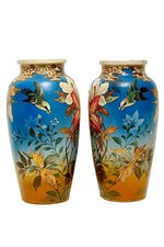 ANTIQUE PAIR OF JAPANESE MEIJI PORCELAIN VASES