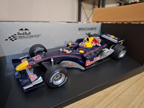 Minichamps 2005 red - 1:18,