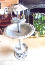 ORNAMENTAL GARDEN BIRD BATH & FEEDER,+SOLAR LIGHT WITH A SHELTERED FEEDING TABLE