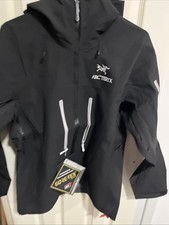 Black Arc’teryx Goretex