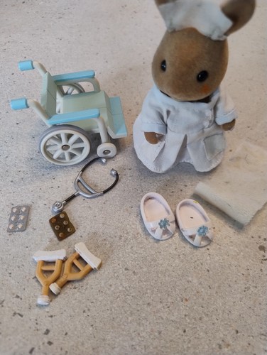 Sylvanian families emily - families,