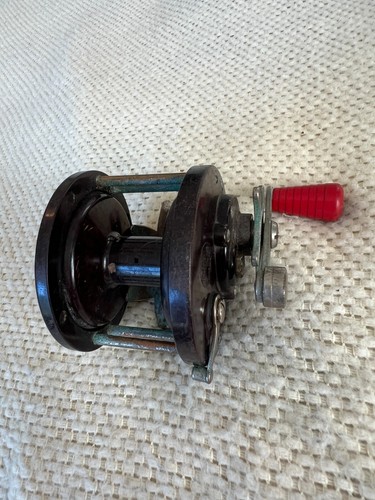 Penn salt water reel - no, 85