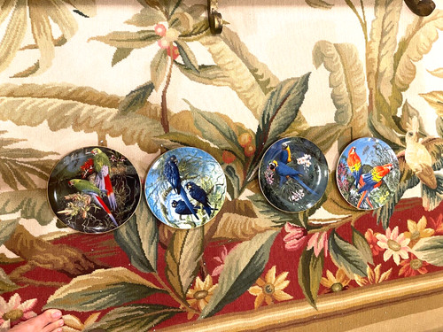 Wedgwood decor plates - 4,