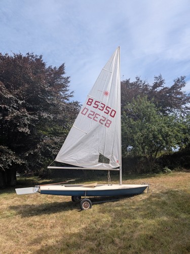 Laser sailing dinghy - laser,