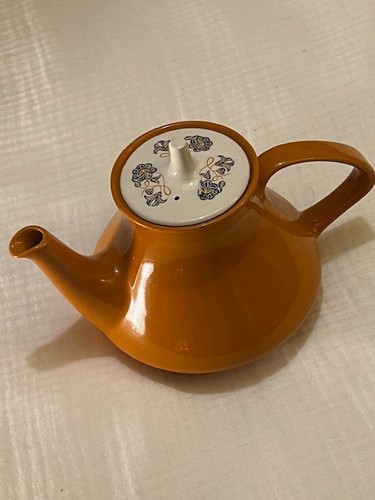 Poole pottery teapot - poole,