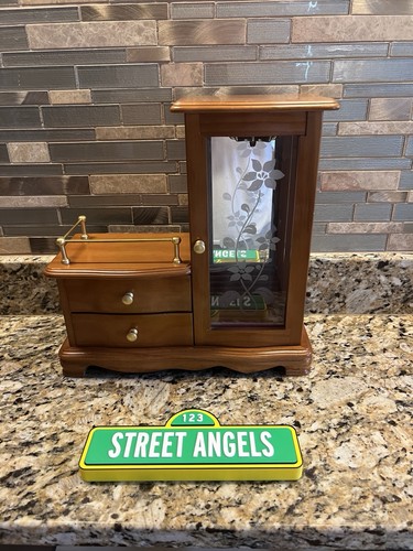 Vintage wood music jewelry - music, box